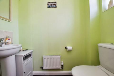 27 Holloway Close, Amesbury, Salisbury, SP4 7BD