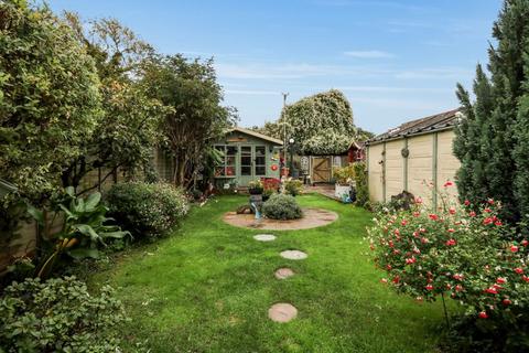 173 Bedfont Close, Feltham, TW14 8LQ
