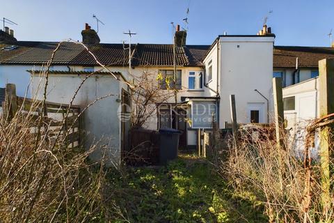 5 Castle Street, Wouldham, Rochester, ME1 3UX