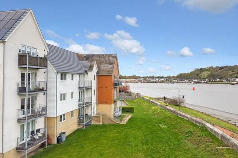 2 bedroom property for sale, The Causeway, Chatham