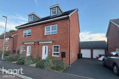 4 bedroom townhouse to rent, Brutus Court, Lincoln