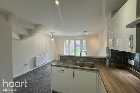 4 bedroom townhouse to rent, Brutus Court, Lincoln