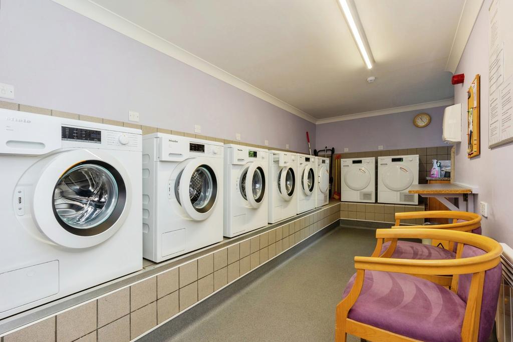 Communal laundry roo