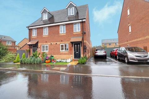 3 bedroom townhouse for sale, Harrow Place, Stafford ST16