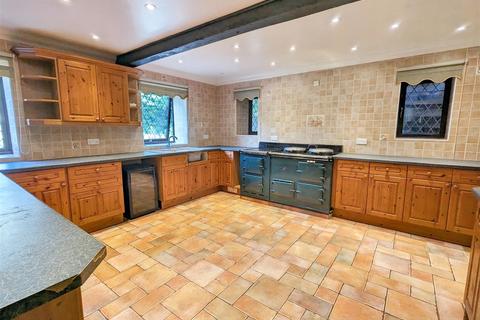 4 bedroom detached house for sale, Beaper Shute, Brading Outskirts, PO36 0AZ