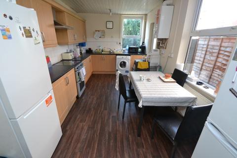 4 bedroom terraced house to rent, Harrington Drive, Nottingham NG7