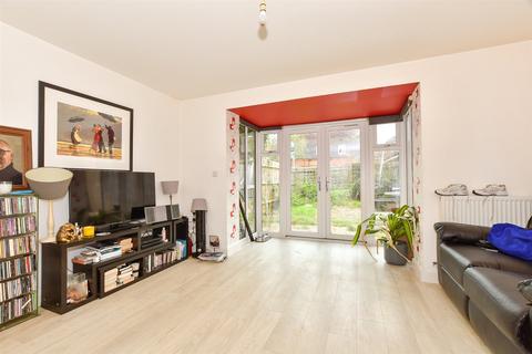 3 bedroom townhouse for sale, Staples Close, Broadbridge Heath, Horsham, West Sussex