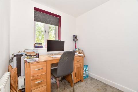 9 Staples Close, Broadbridge Heath, Horsham, RH12 3UL