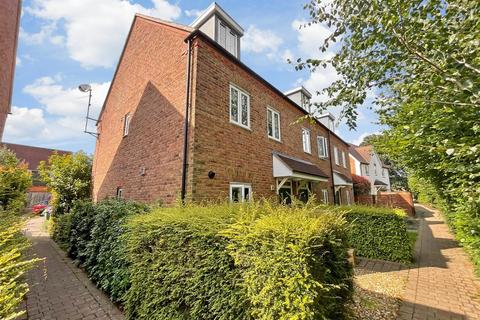 3 bedroom townhouse for sale, Staples Close, Broadbridge Heath, Horsham, West Sussex