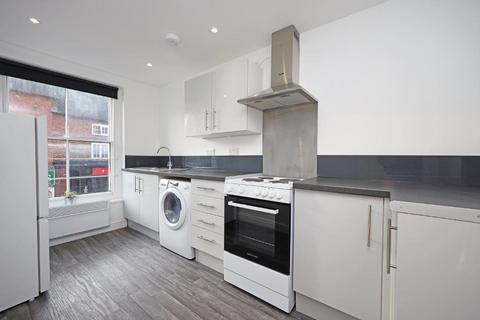 1 bedroom flat to rent, Stone ST15