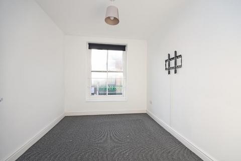 1 bedroom flat to rent, Stone ST15