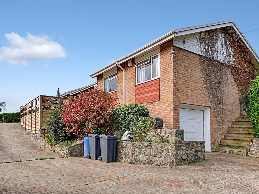 Garage, Bungalow &amp; Driveway