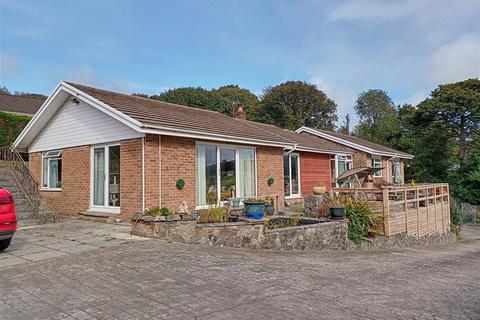 4 bedroom detached bungalow for sale, Fforest Road, Lampeter, Ceredigion, SA48 8AN