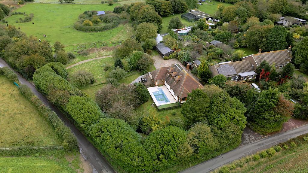 Hollands Hill, Martin Mill, Dover... 6 bed detached house for sale £