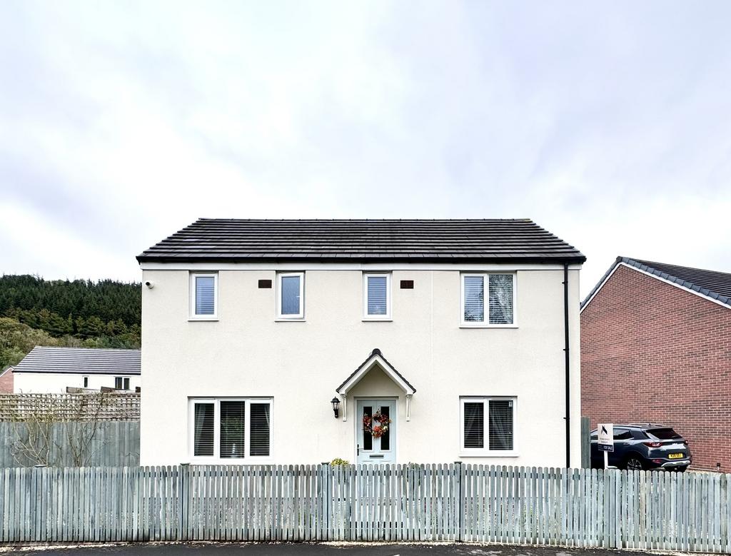 Mountain Ash CF45 3 bed detached house for sale £259,995