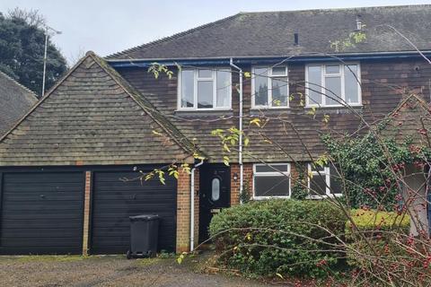 2 bedroom maisonette to rent, Albury Road, Guildford GU1