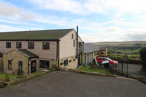 2 bedroom townhouse for sale, Penistone Fold, Oxenhope, Keighley, BD22