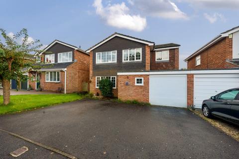 4 bedroom link detached house for sale, Yarnold Close, Wokingham, Berkshire