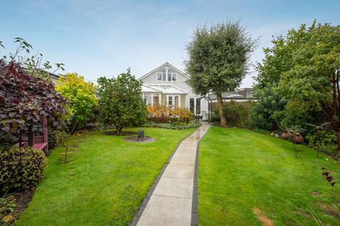 4 bedroom bungalow for sale, Highfield Avenue, Buckinghamshire HP12