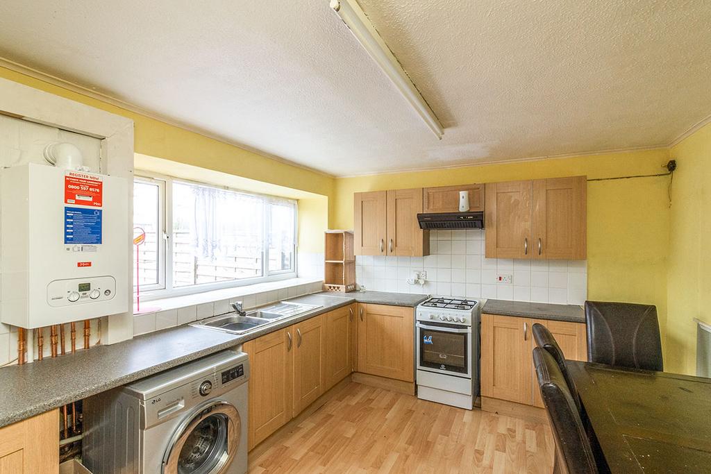 Kitchen/ Dining Room