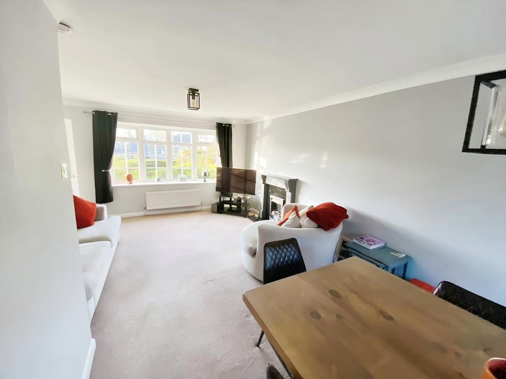 Sitting/Dining Room