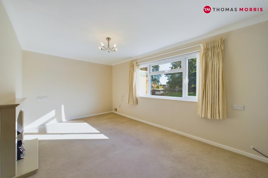 Manor Close, Huntingdon PE28 4 bed detached house for sale £400,000
