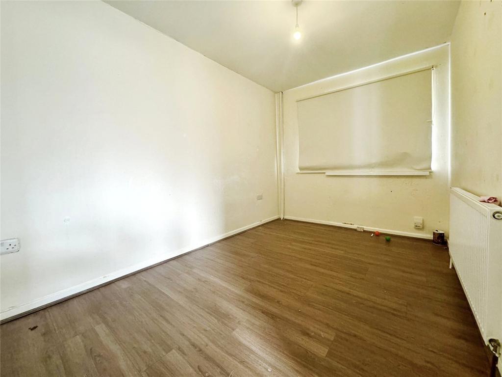 Sitting Room/Bed 4