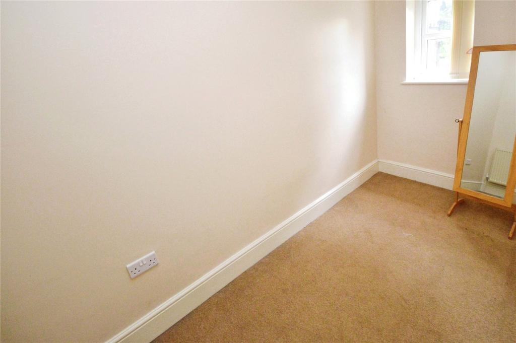 Flat 2-Bed 3