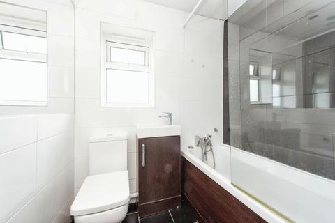 12, Ross House Ross Road, Twickenham, TW2 6JP