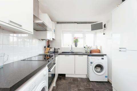 12, Ross House Ross Road, Twickenham, TW2 6JP