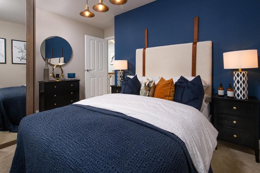 Hollinwood bedroom in blue