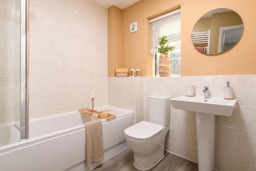 Hollinwood bathroom in orange