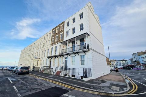 2 bedroom flat to rent, Fort Paragon, Margate