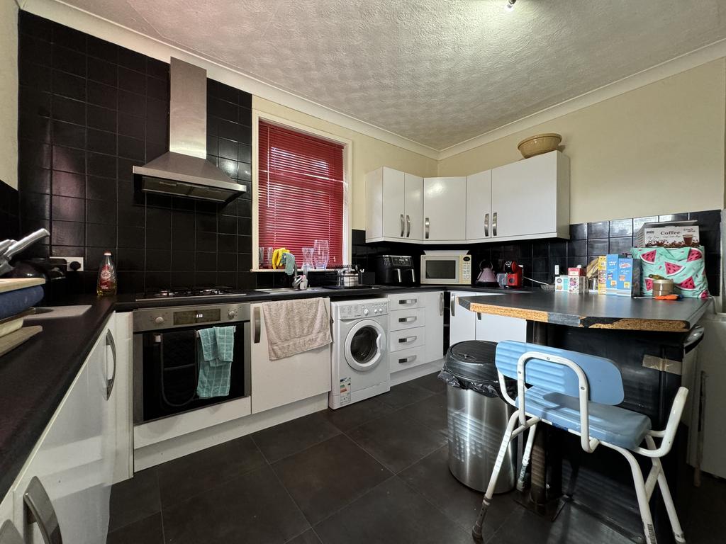 Salmestone Road, Margate 3 bed end of terrace house to rent £1,300