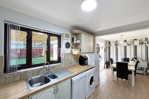 3 bedroom semi-detached house for sale, Heathfield Mews, Ipswich IP5