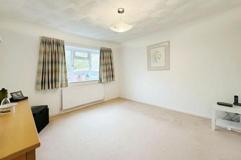 9a The Oaks, Quakers Yard, Treharris, CF46 5HQ