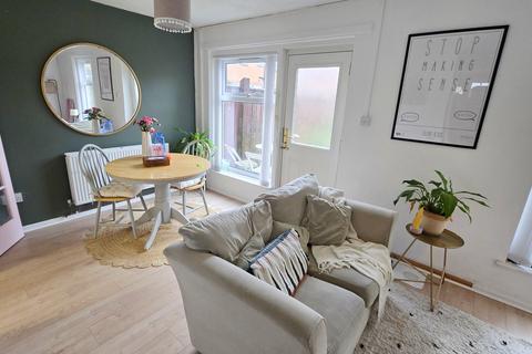 2 Crosscliffe Street, Manchester, M16 7DE