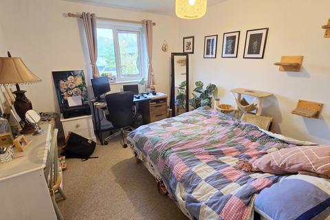 2 Crosscliffe Street, Manchester, M16 7DE