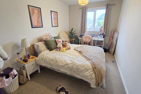 2 Crosscliffe Street, Manchester, M16 7DE