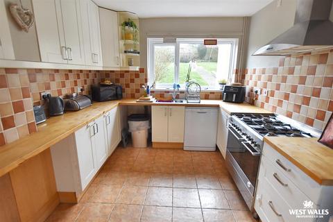 3 bedroom semi-detached house for sale, Falcon Road, Haverfordwest