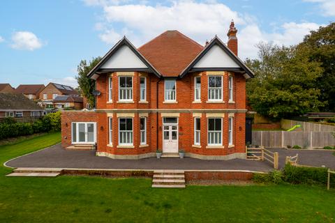 5 bedroom detached house for sale, Silverlands Road, Lyminge CT18