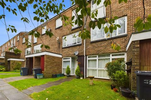 2 bedroom maisonette for sale, Woodpecker Mount, Croydon