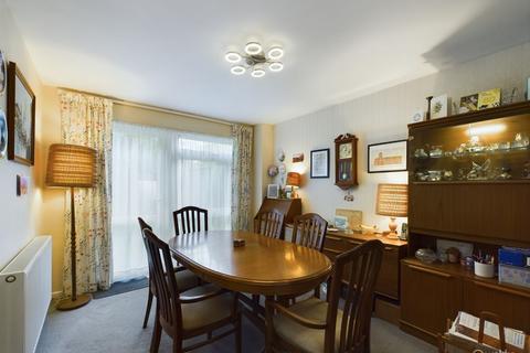 2 bedroom maisonette for sale, Woodpecker Mount, Croydon