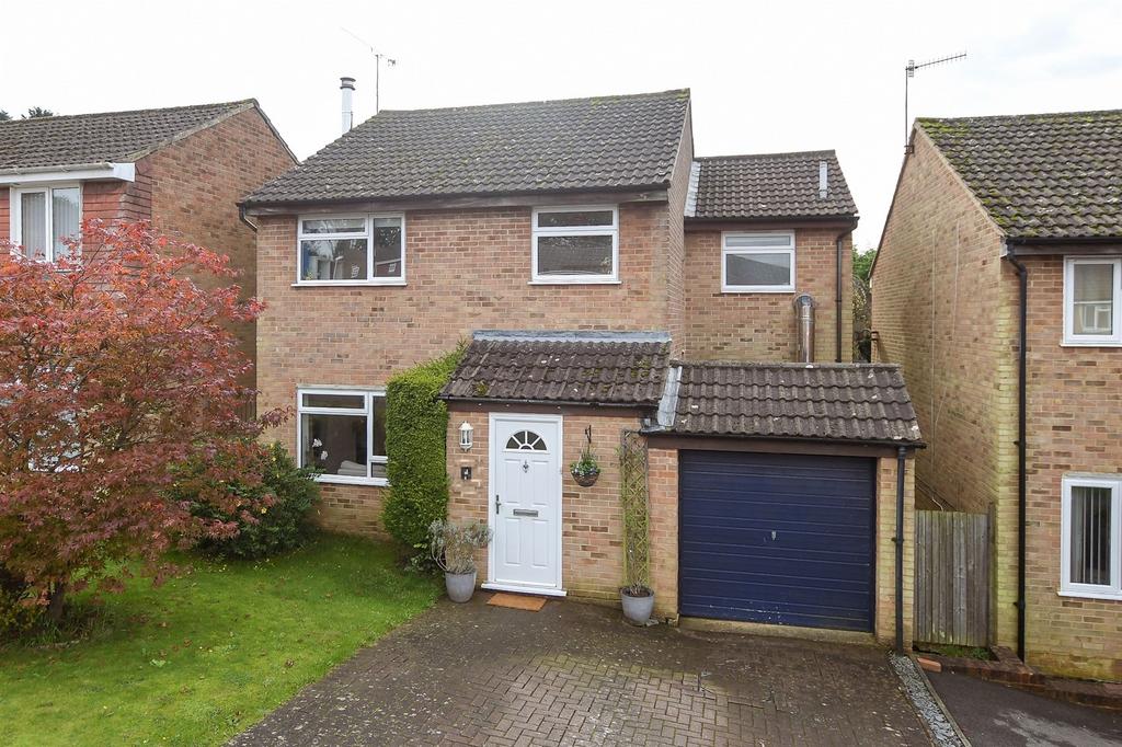 Pegasus Way, East Grinstead, West Sussex 4 bed detached house for sale