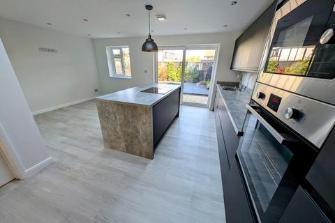 71 Wavell Close, Yate, Bristol, BS37 5UN