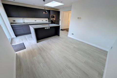 71 Wavell Close, Yate, Bristol, BS37 5UN