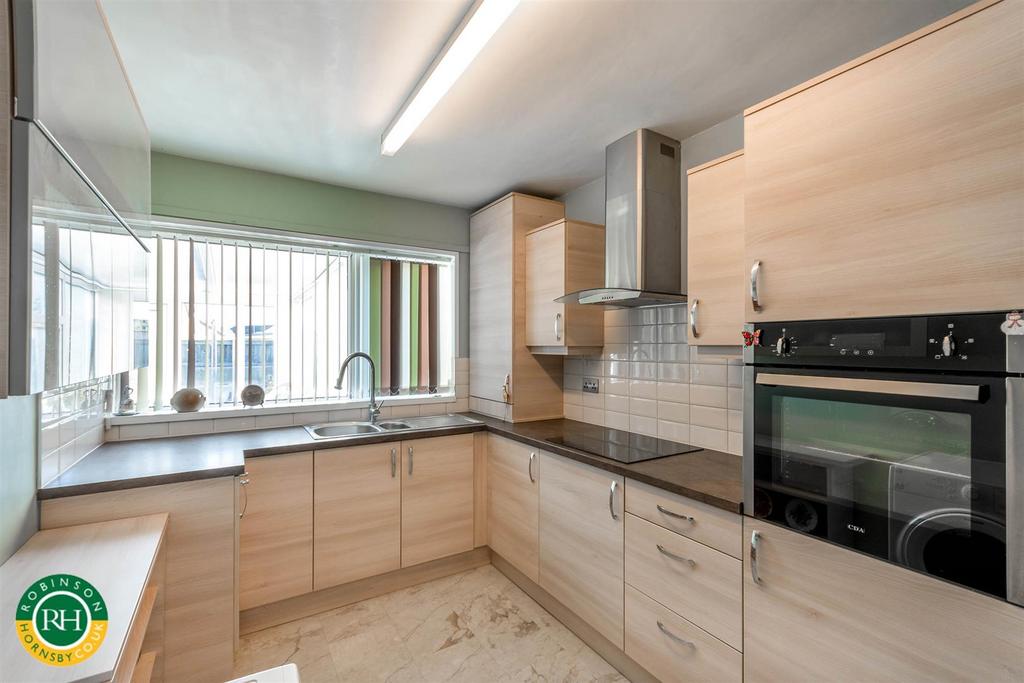 St. Andrews Way, Barnby Dun, Doncaster 3 bed semidetached bungalow for