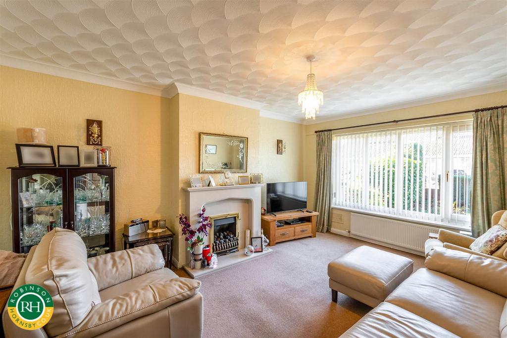 St. Andrews Way, Barnby Dun, Doncaster 3 bed semidetached bungalow for