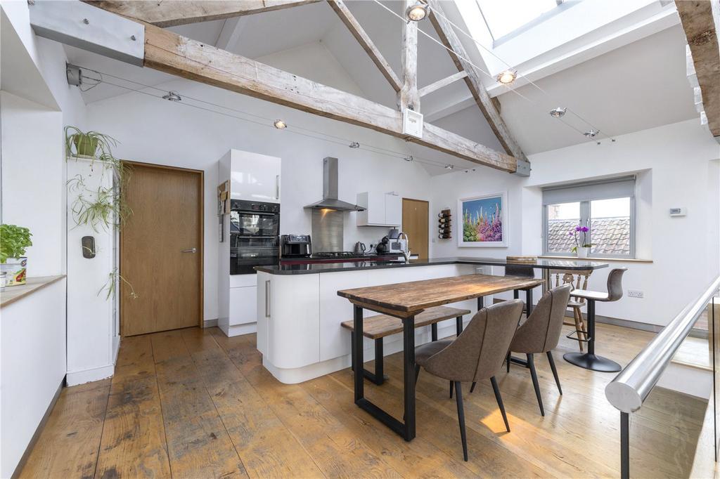 Kitchen/Dining