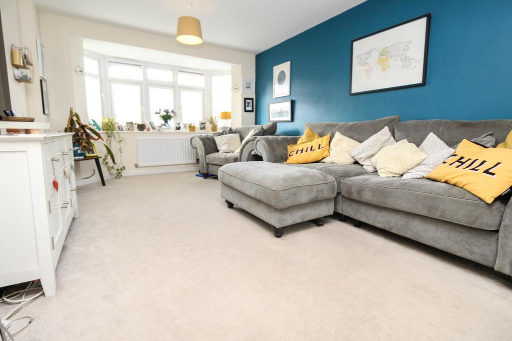 Whitehead Drive, Warwick, CV34 3 bed semidetached house for sale £